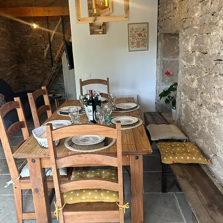 Сasa de vacaciones Sur Le Causse De St Chels, Charme Sport Et Détente Saint-Chels