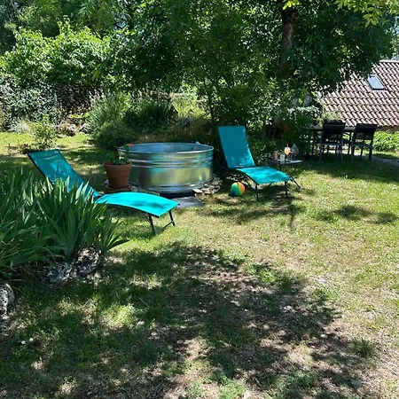 Sur Le Causse De St Chels, Charme Sport Et Detente Nyaraló