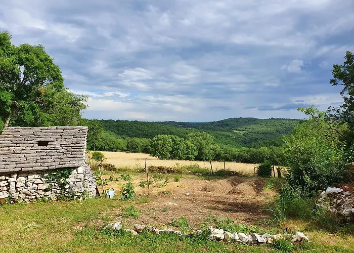 Sur Le Causse De St Chels, Charme Sport Et Détente Casa vacanze *
