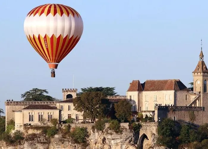 Sur Le Causse De St Chels, Charme Sport Et Detente 度假居