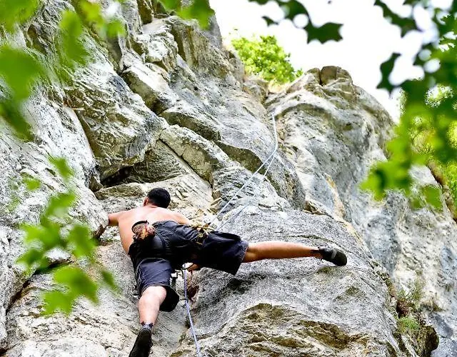 Sur Le Causse De St Chels, Charme Sport Et Détente Casa vacanze